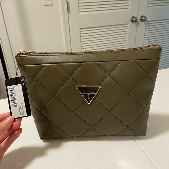 NWT‎ | GUESS olive green Kingsport travel bag - Picture 1 of 6